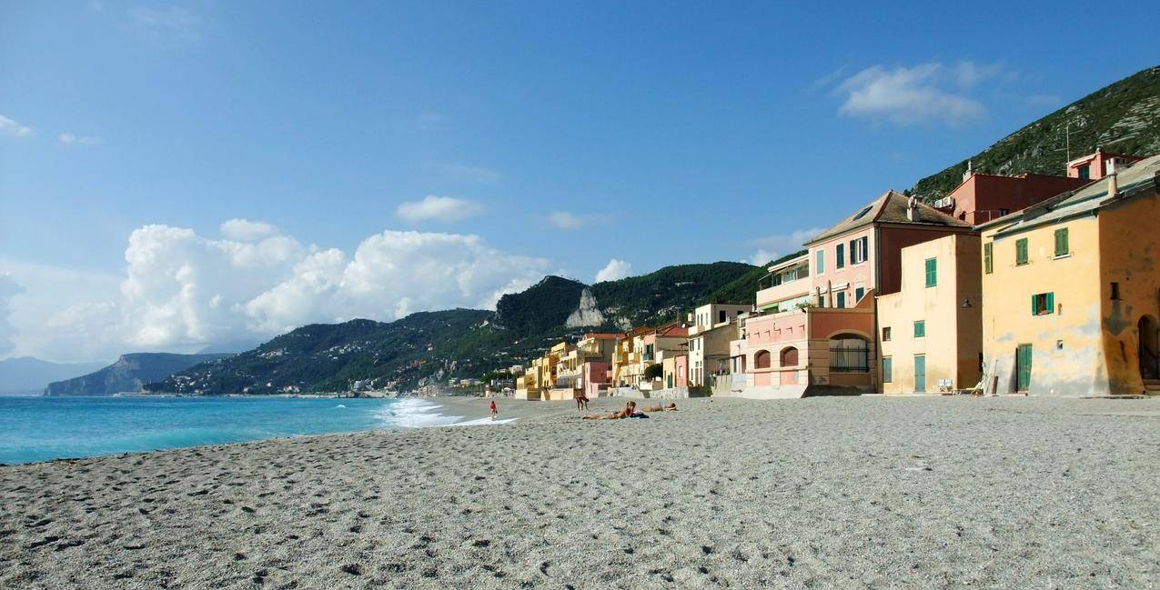 意大利夏日海湾海滩沙滩图片