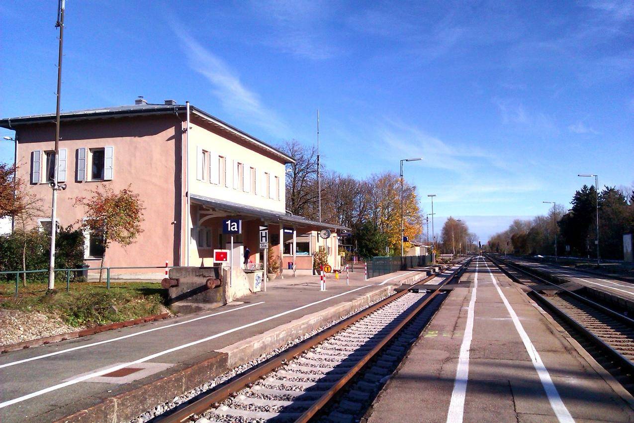 小火车站,铁路高清图片