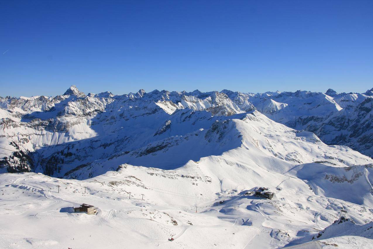 雪山山峰景观高清壁纸