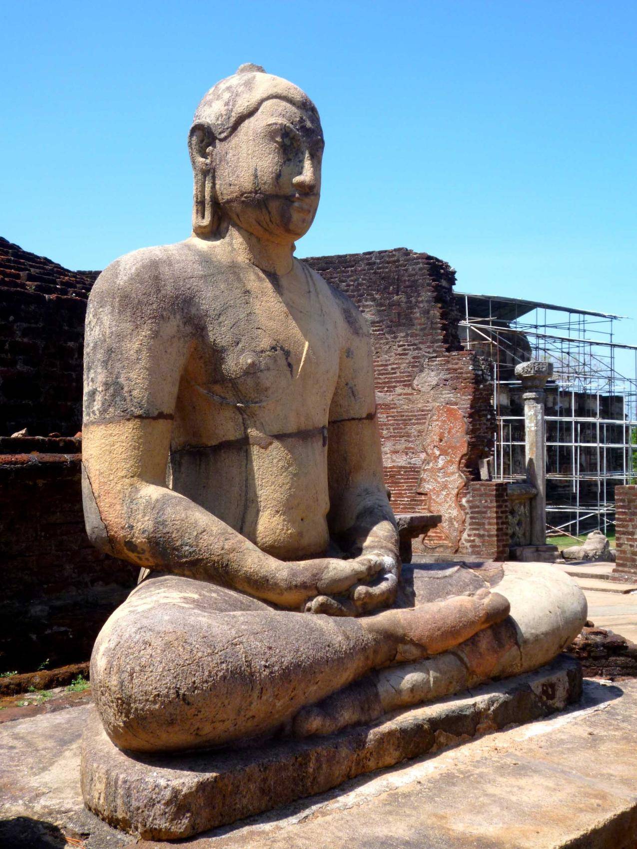斯里兰卡的石雕佛像图片