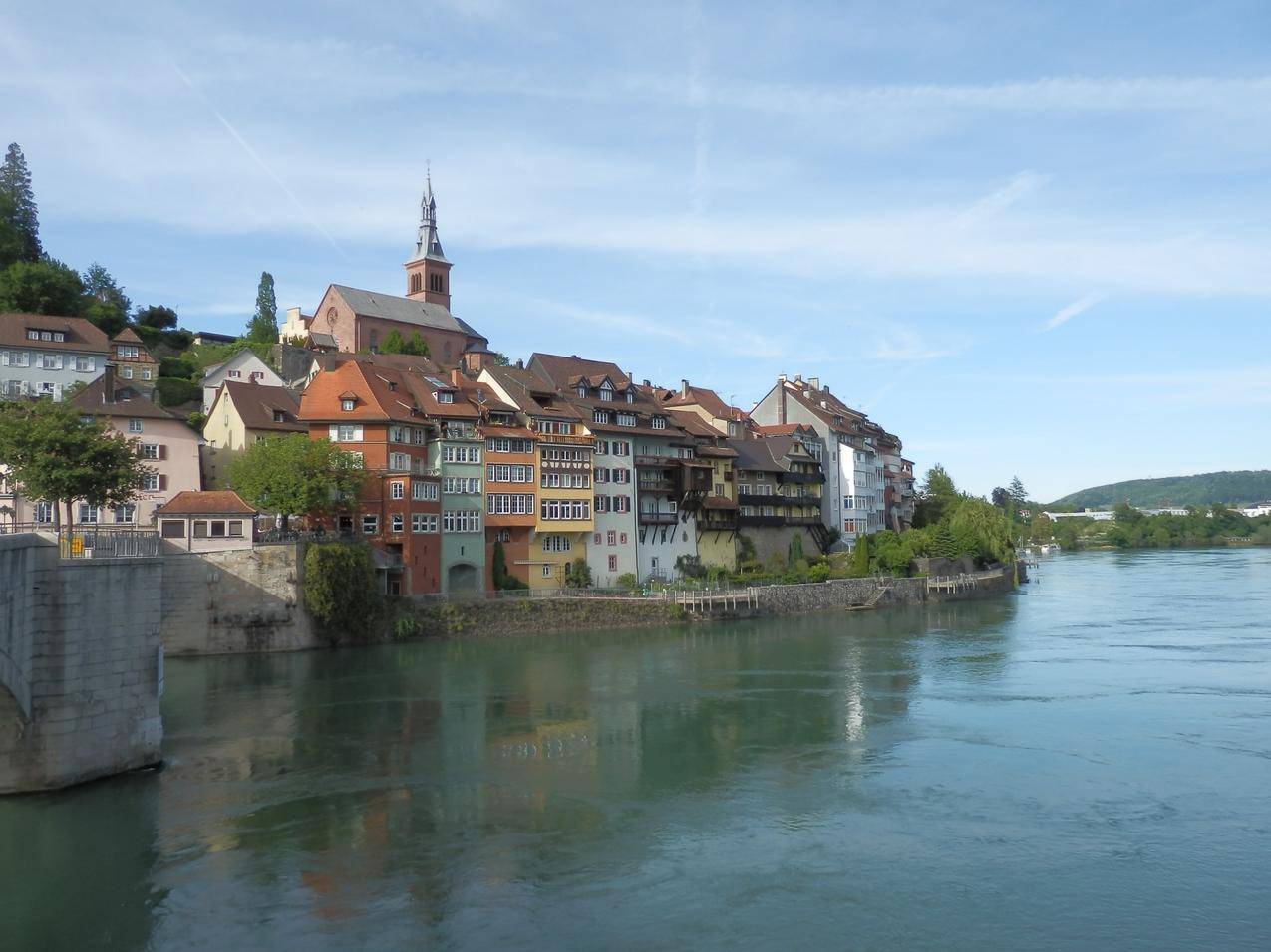 瑞士圣加伦河边的建筑物