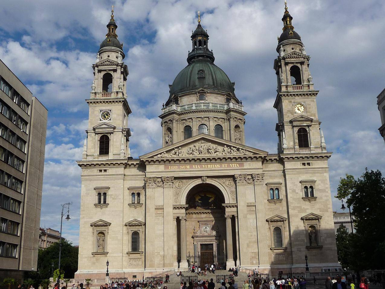 匈牙利圣斯蒂芬大教堂建筑图片