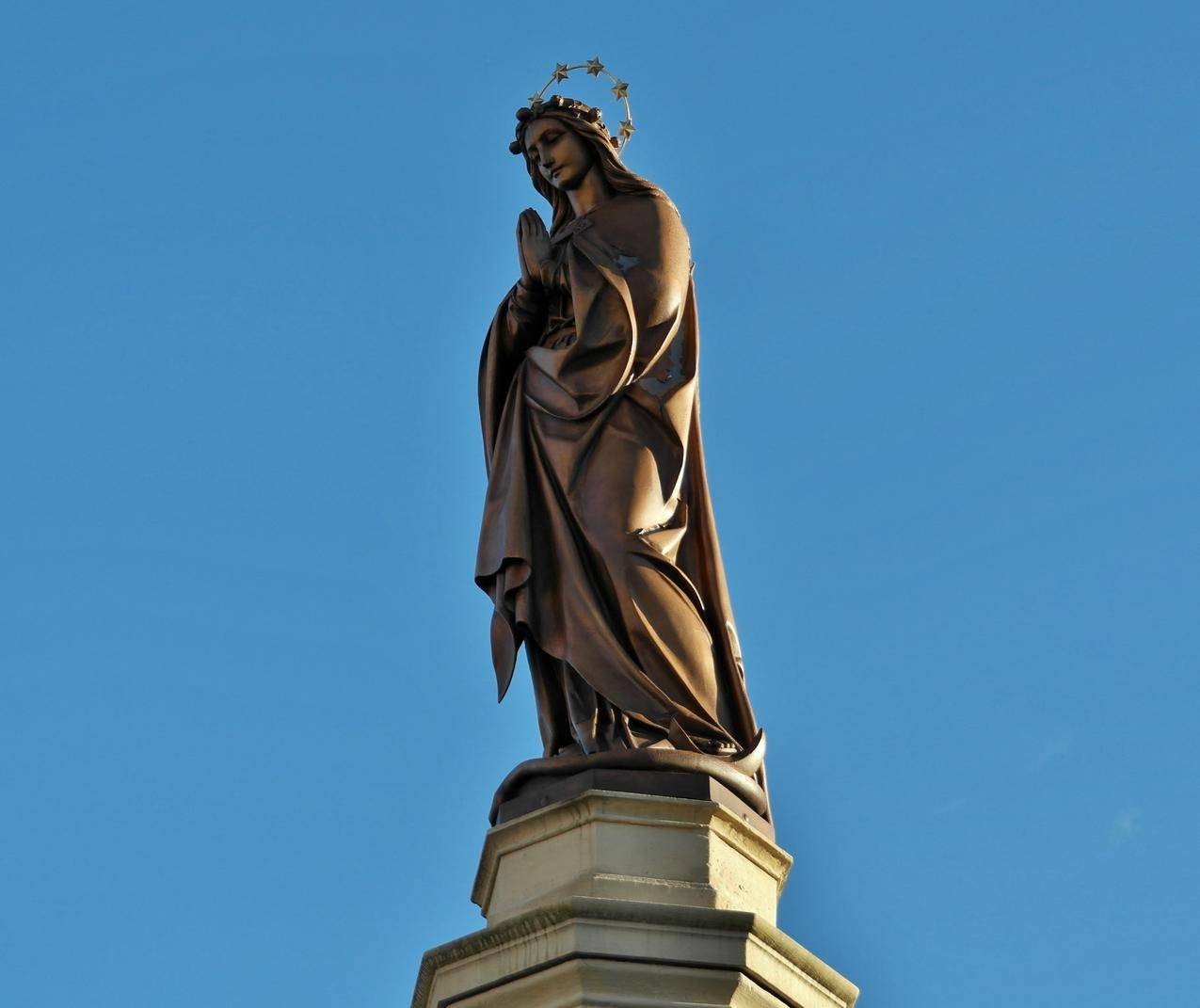 圣母玛利亚雕塑高清图片