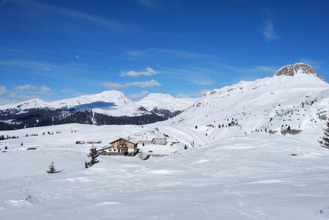 冬天的雪山,村庄图片