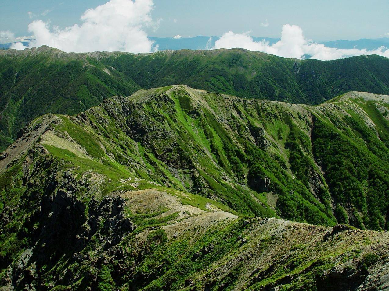 山峰山脉的高清图片