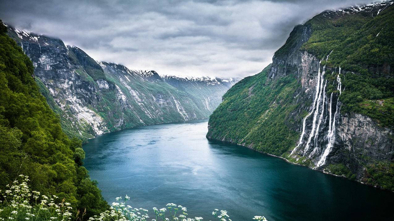 挪威七姐妹瀑布3840x2160风景壁纸