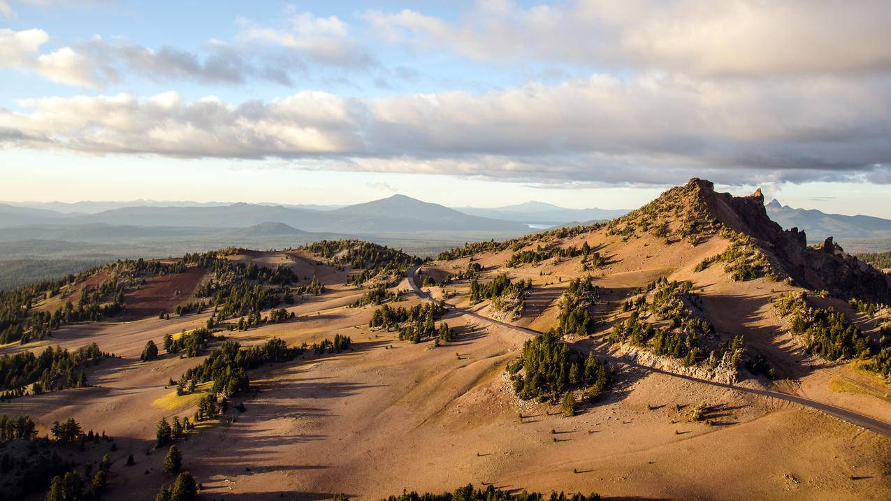 俄勒冈州的火山口湖4K风景壁纸