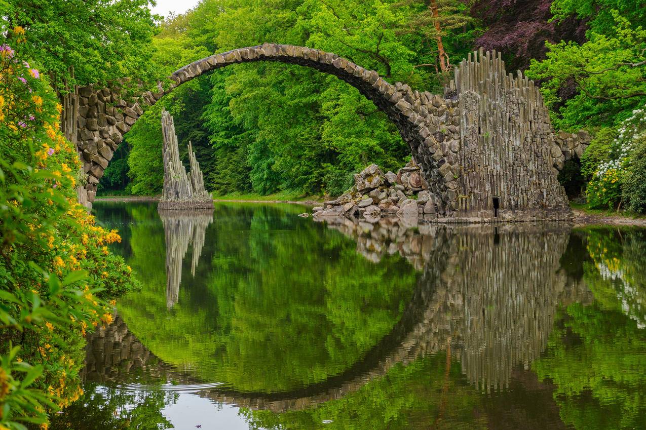 树林,湖,石拱桥,4K风景壁纸