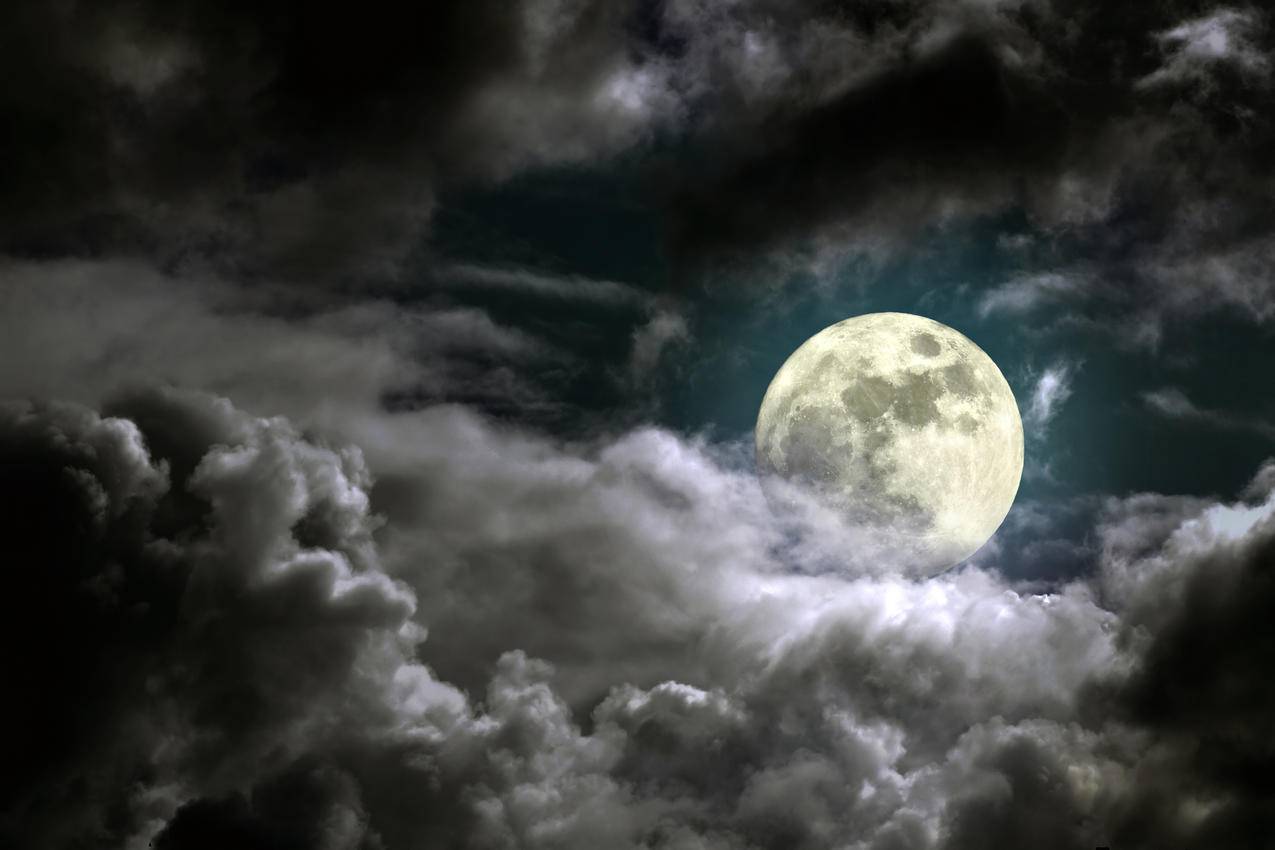 夜间天空,月亮,4K风景壁纸
