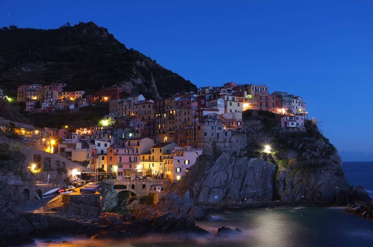 意大利五渔村,晚上风光4K壁纸
