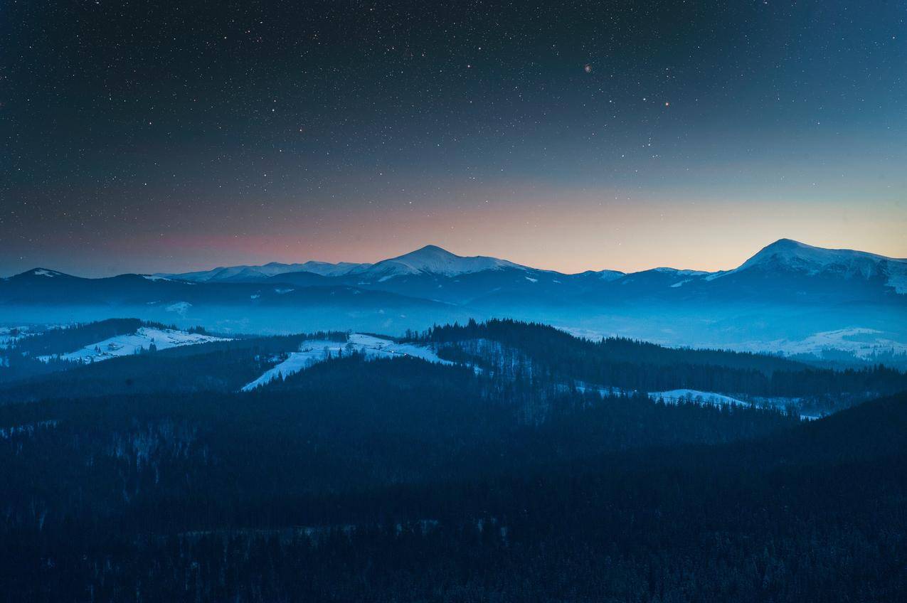 喀尔巴阡山脉日落,星空风景4K壁纸图片