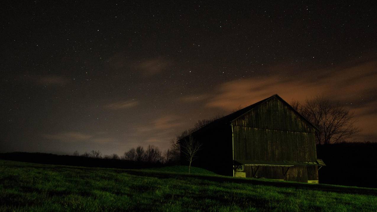 夜晚,星空,牧场,房屋,4K风景壁纸