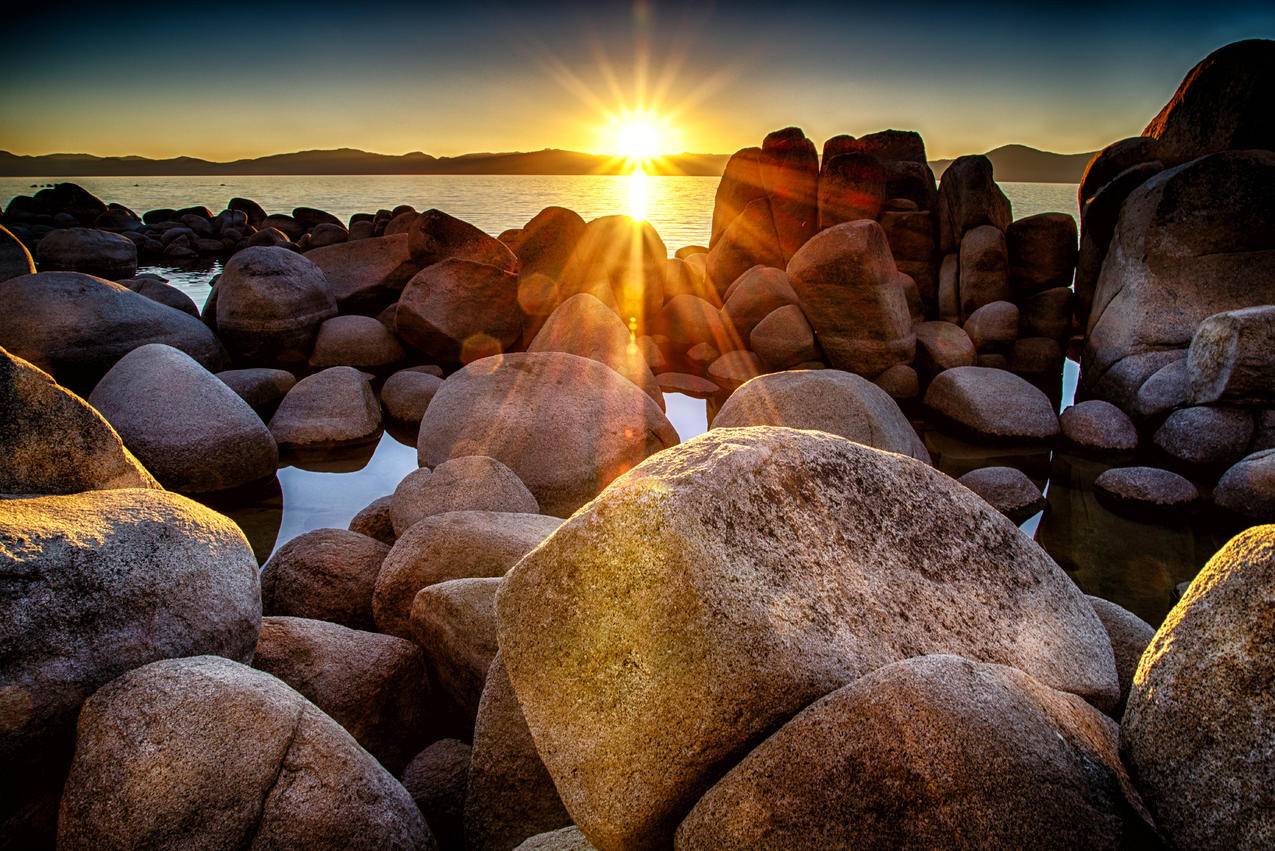 海滩的石头5K风景图片
