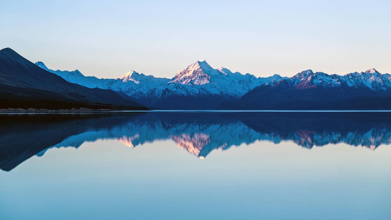 库克山和波卡奇湖周围的山峰,宁静的湖,4K风景壁纸