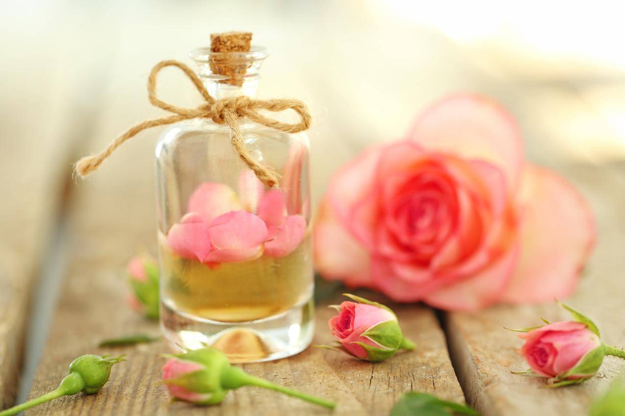 粉红色的玫瑰花瓣,香水,5K图片
