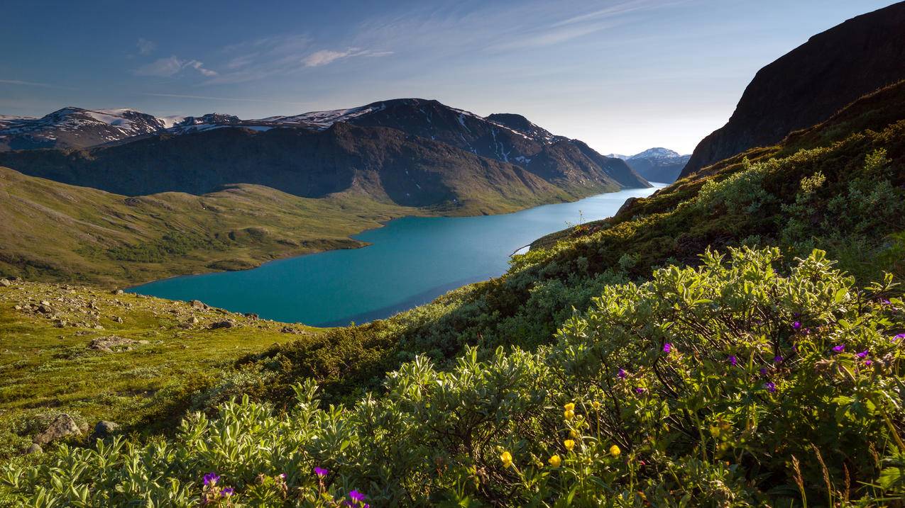 挪威,美丽的绿松石色的湖泊,4K风景壁纸