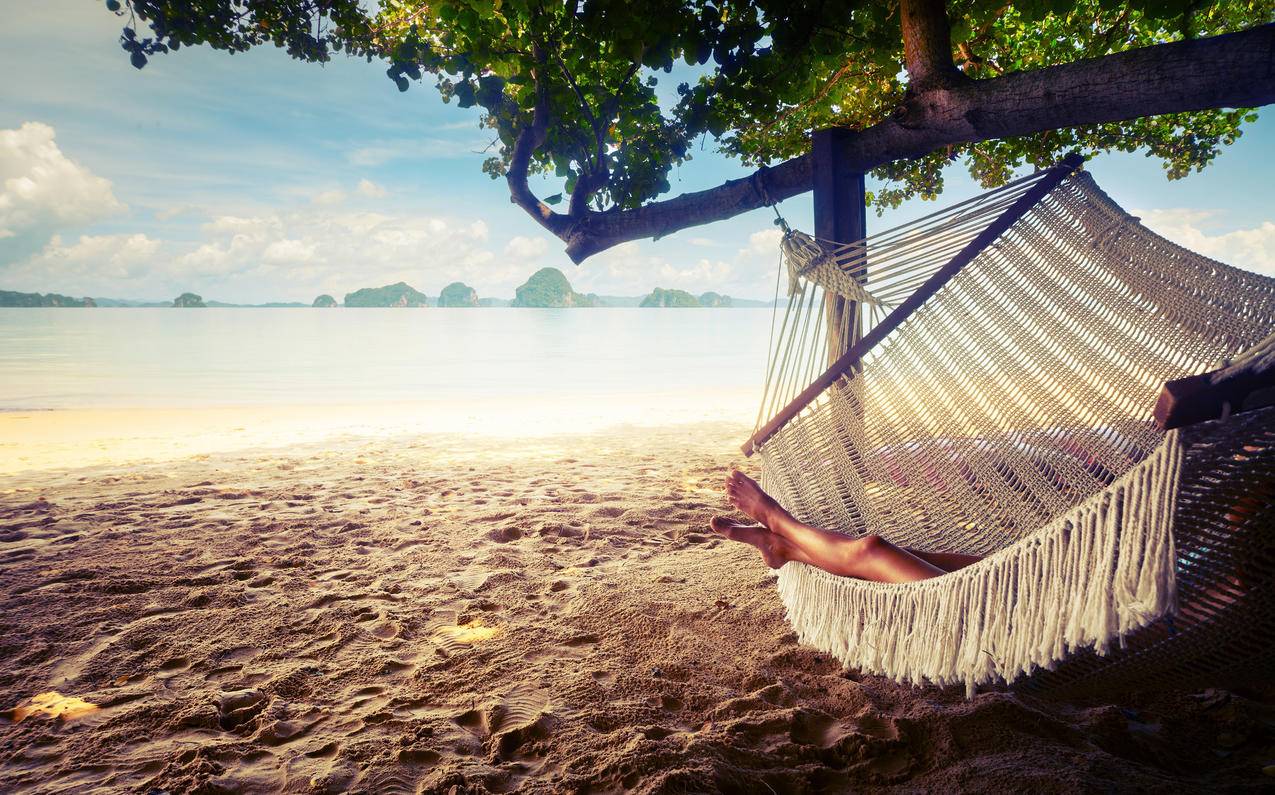 海滩,树,吊床,休息,放松,美女4K壁纸