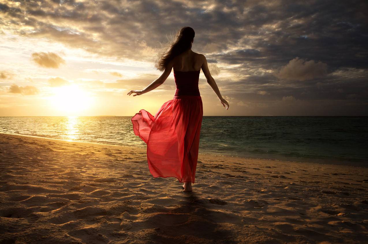 海滩,女孩,红色裙子,唯美美女4K壁纸