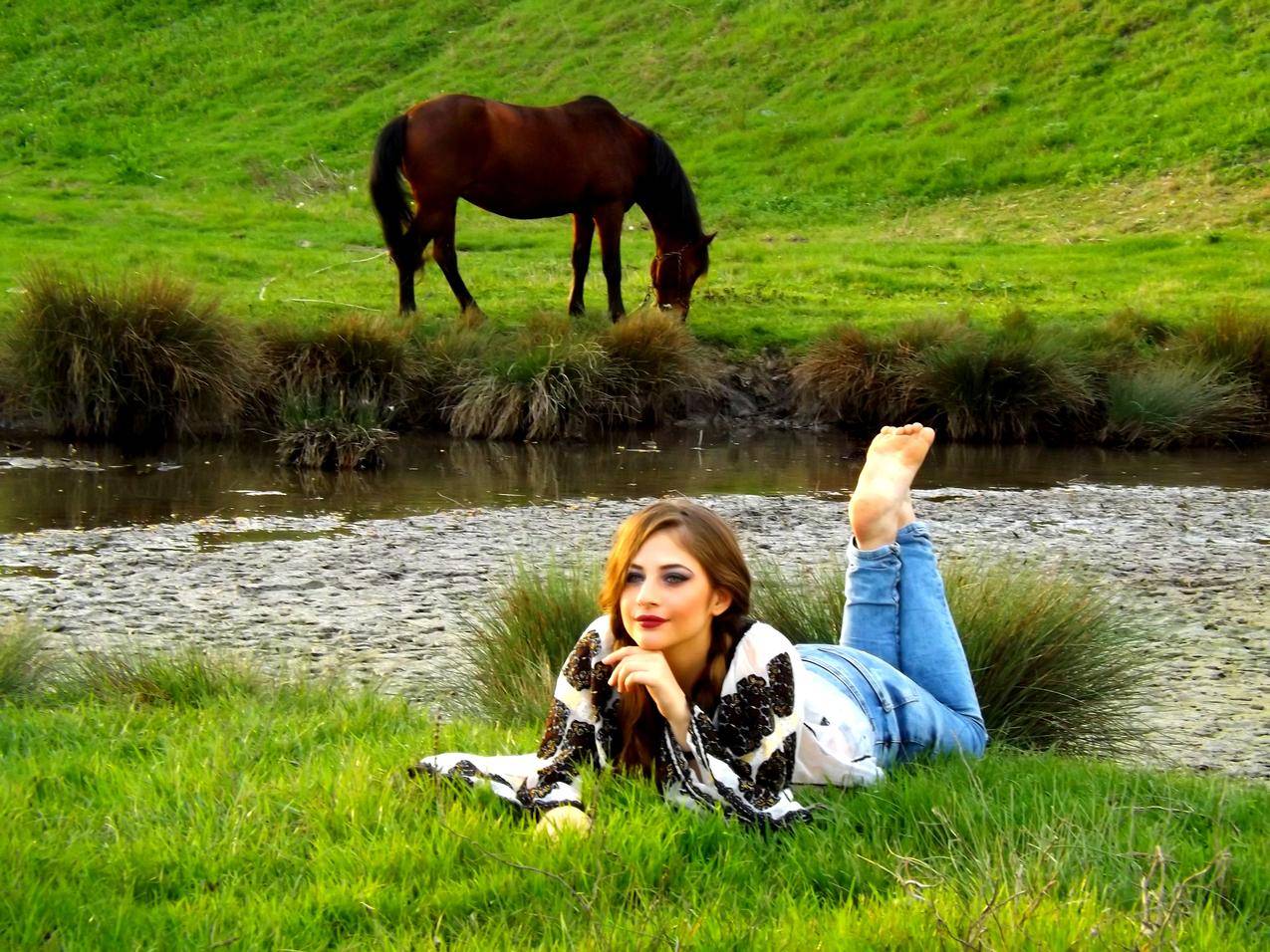 女孩,马,乡村,色草地,河流,4K美女图片