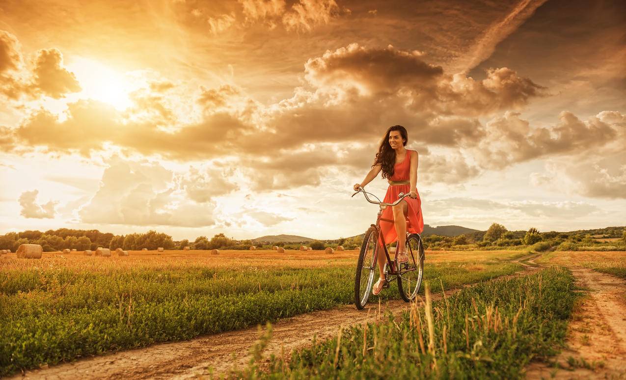 农场,干草,天空,云,女孩,自行车,5K图片