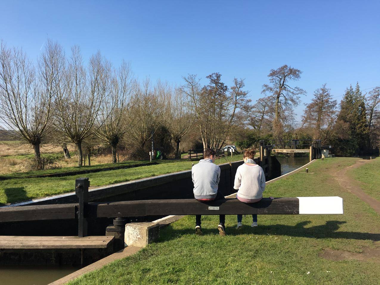 情侣,乡村,英国,公园,运河,坐着,4K图片