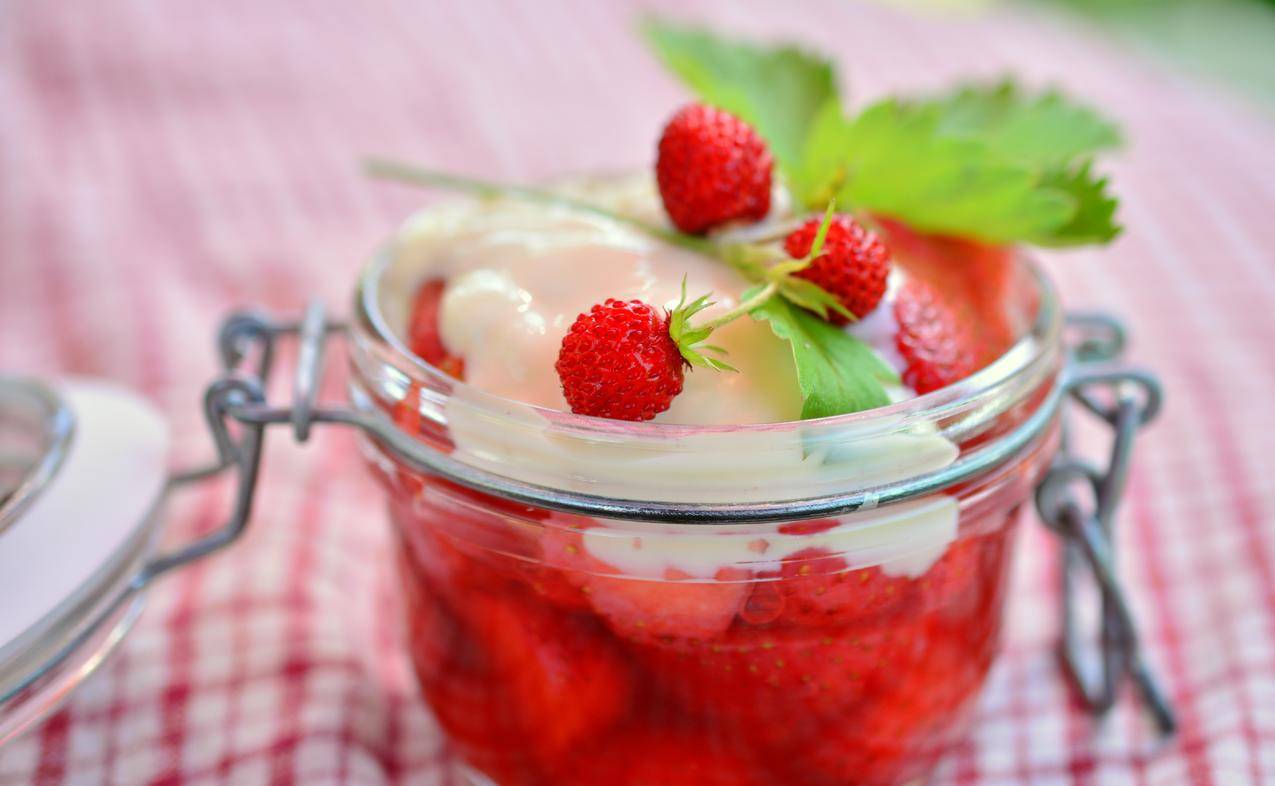 草莓,野草莓,水果,浆果,红色,夏季,弗里施,维生素,美味,甜点,罐子,5K图片
