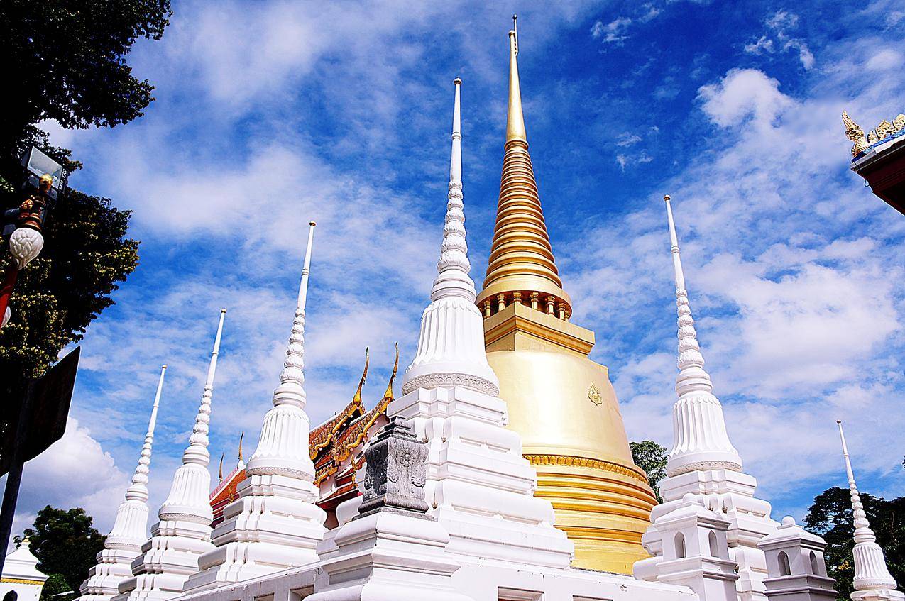 蓝天下的寺庙,泰国寺庙,4k图片