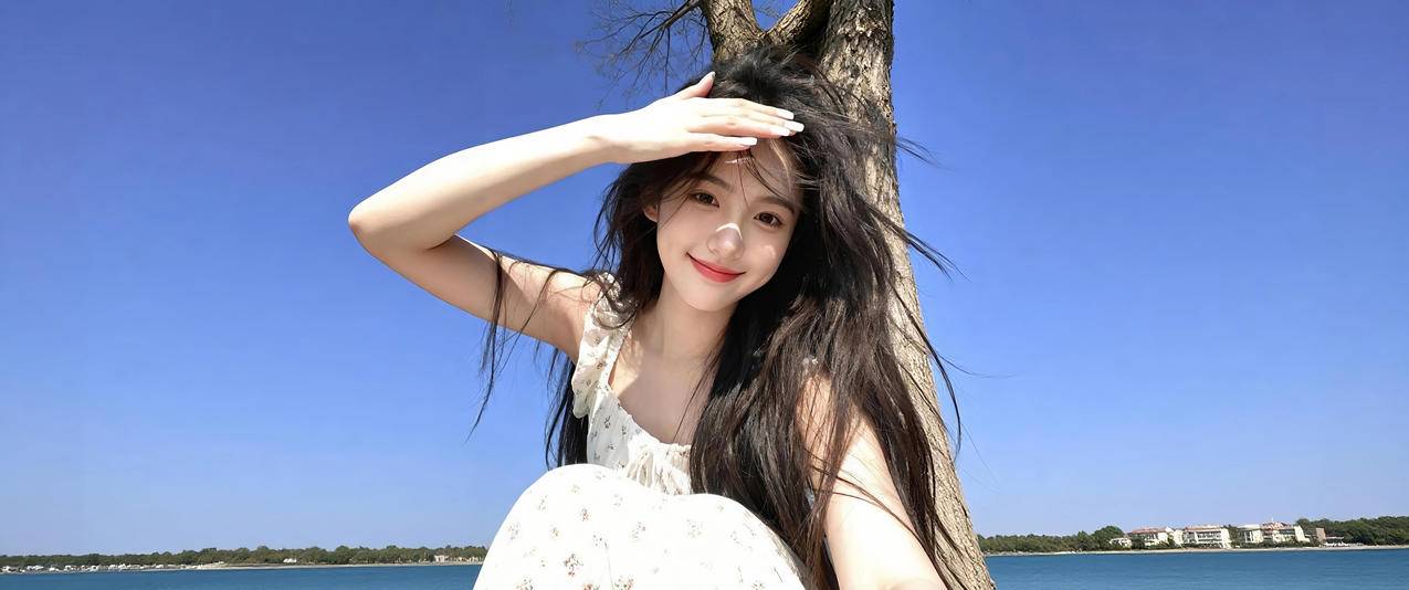 晴空美女 江边 树 3440x1440带鱼屏壁纸