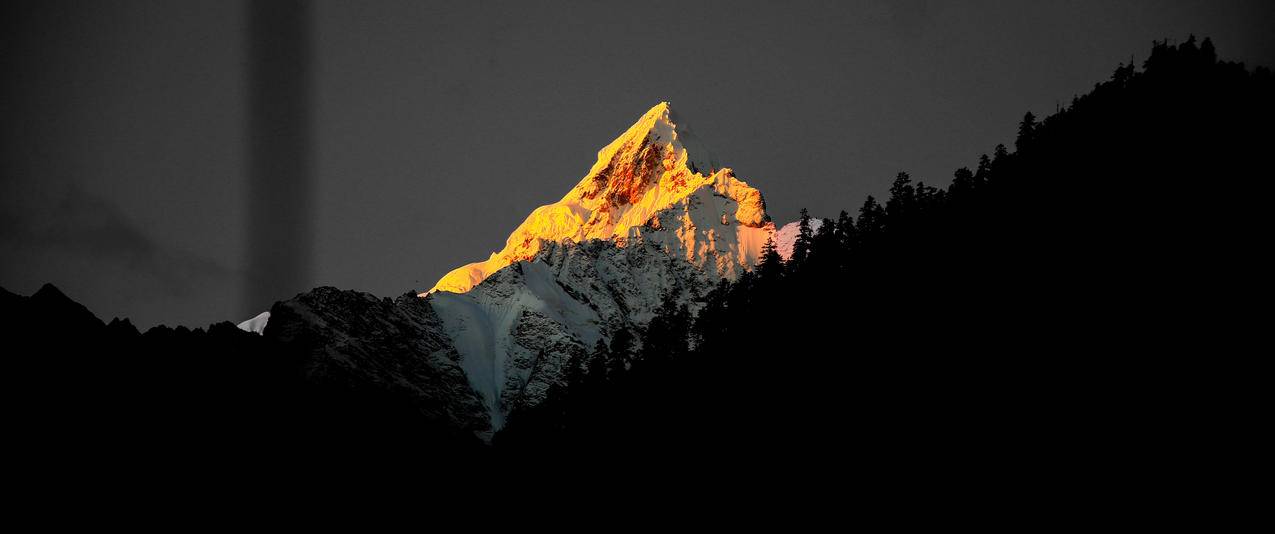 孤峰 山脉 日照金山 3440x1440带鱼屏风景壁纸