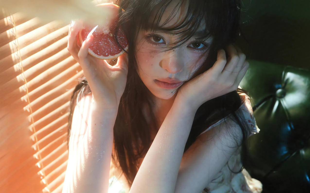 阳光美女 橙子 唯美 居家 4K壁纸3840x2400