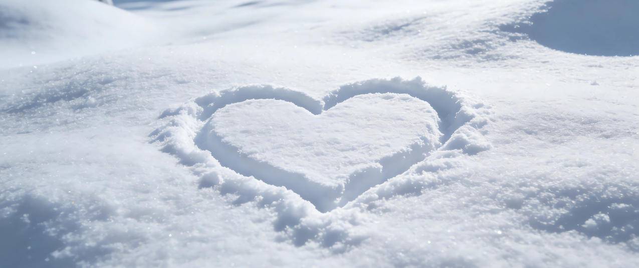 冬天 雪地 厚厚的雪 爱心3440x1440带鱼屏风景壁纸