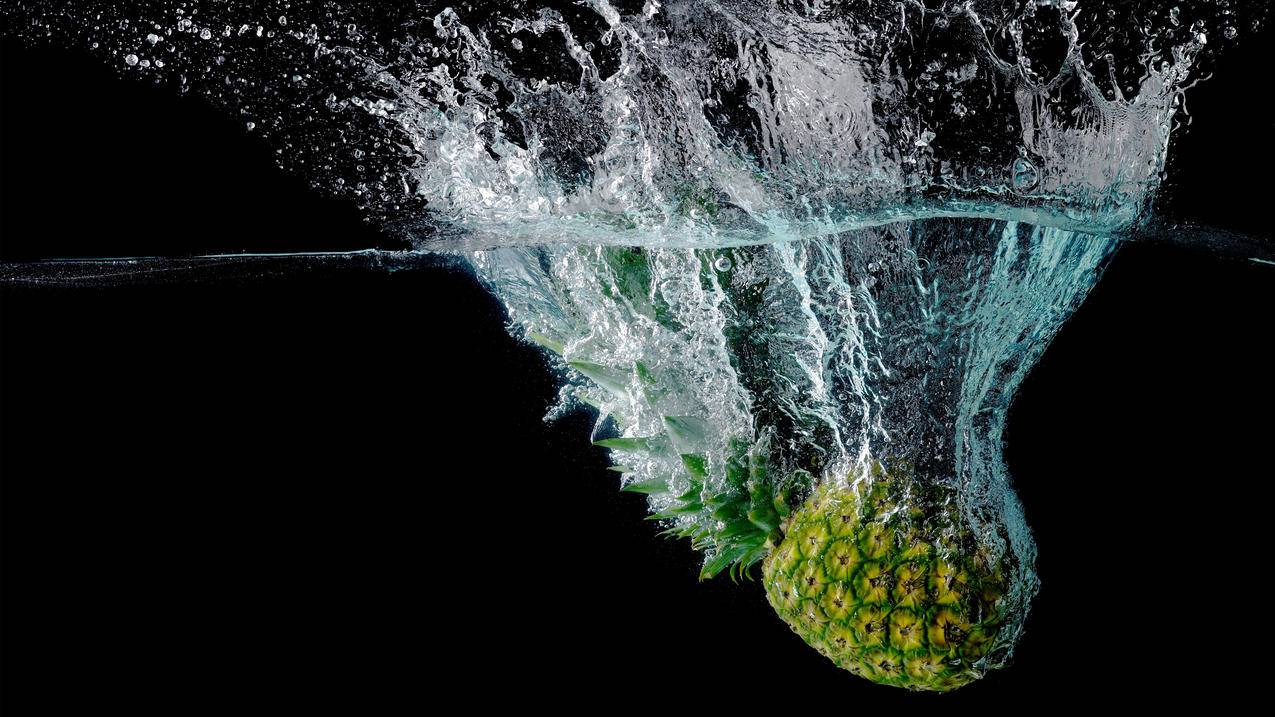 飞溅的菠萝,5k水果高清图片