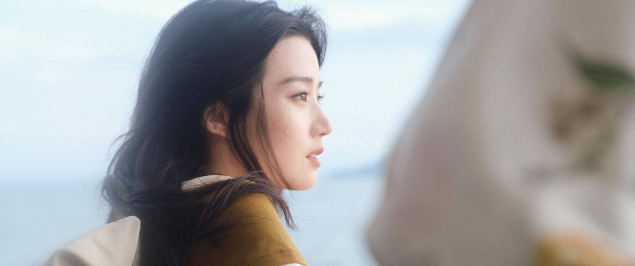 侧脸美女卢昱晓 3440x1440带鱼屏壁纸