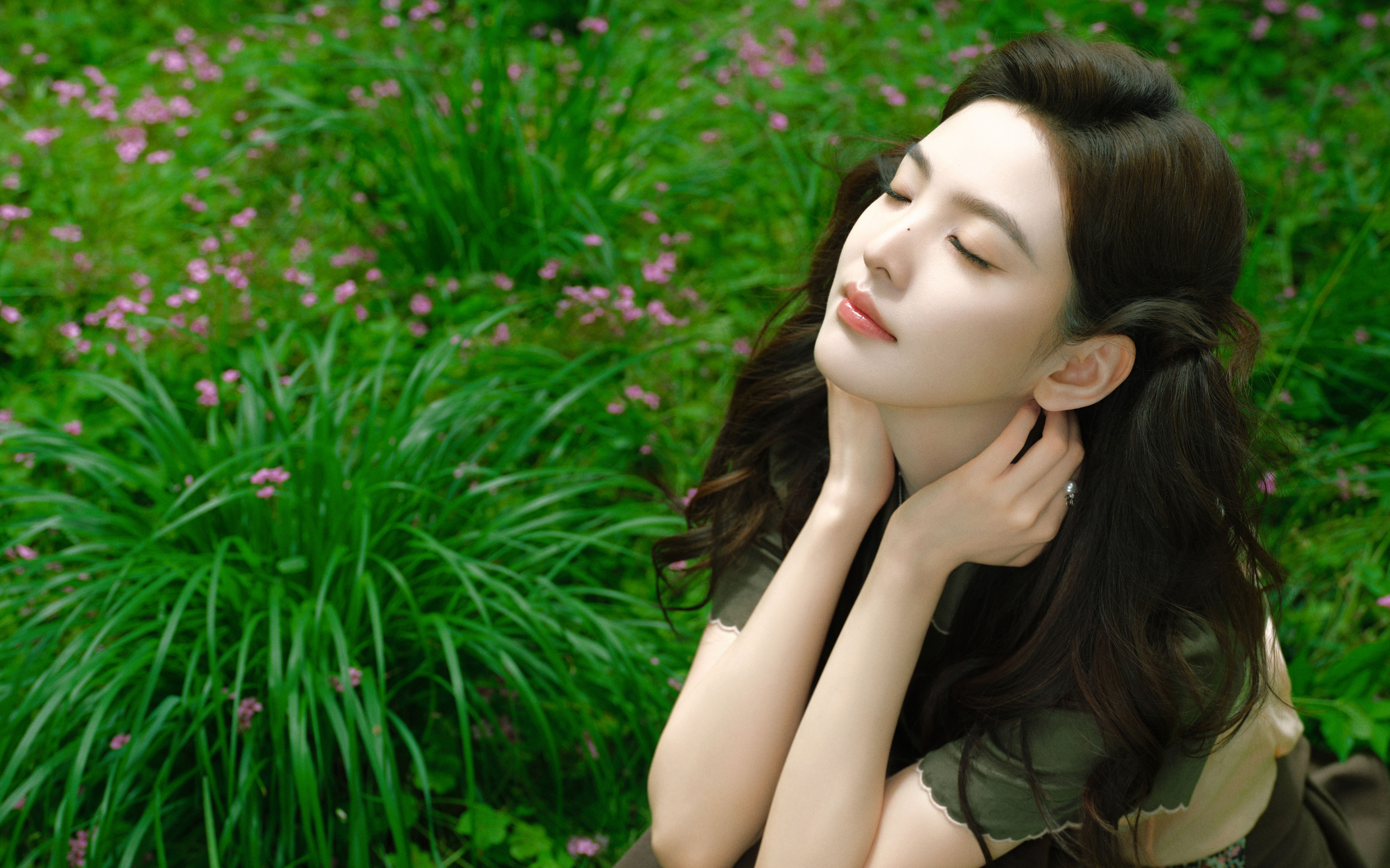 章若楠,漫入花间,4K美女,壁纸3840x2400